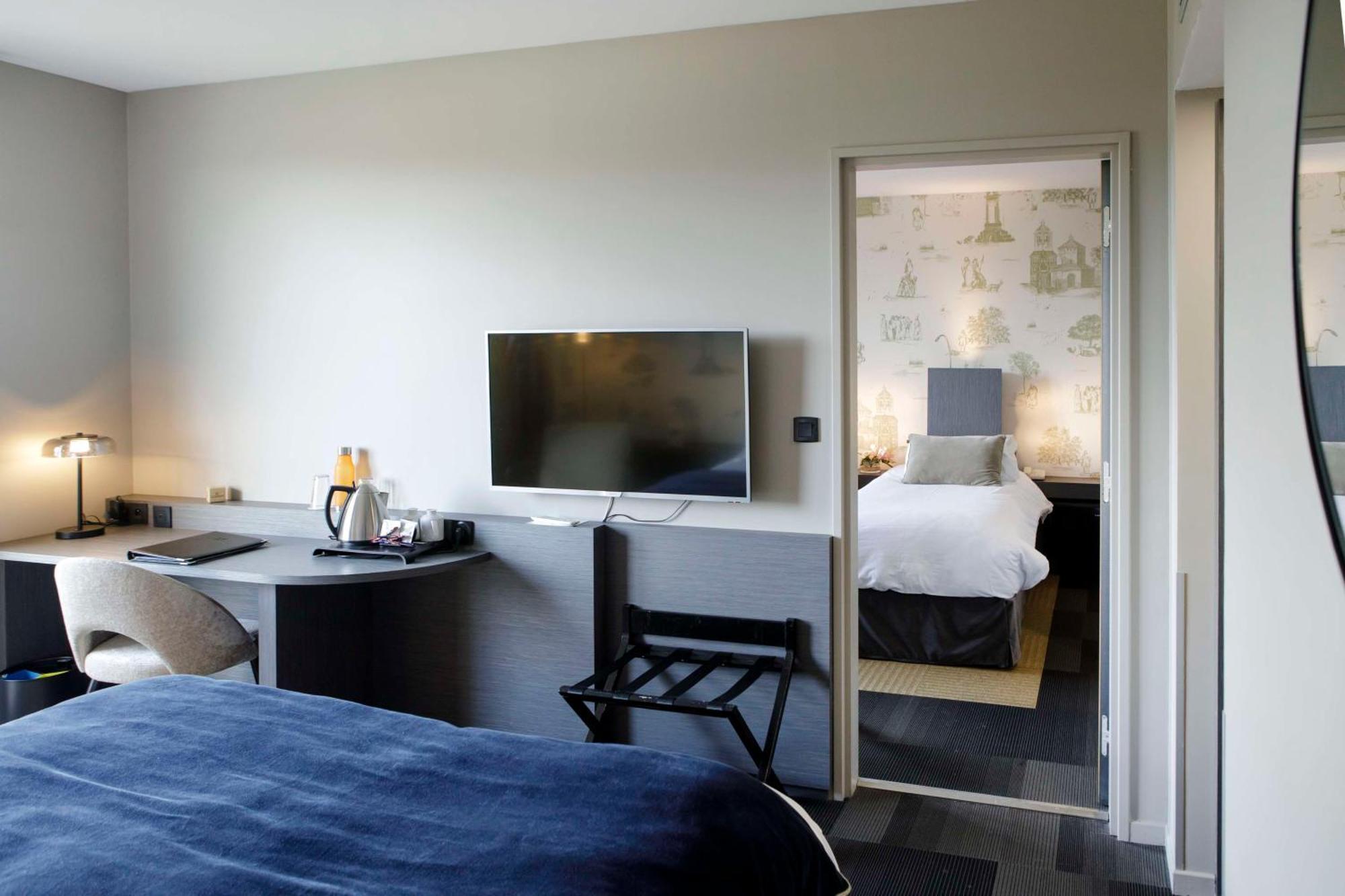Western Gergovie Hotel 4*